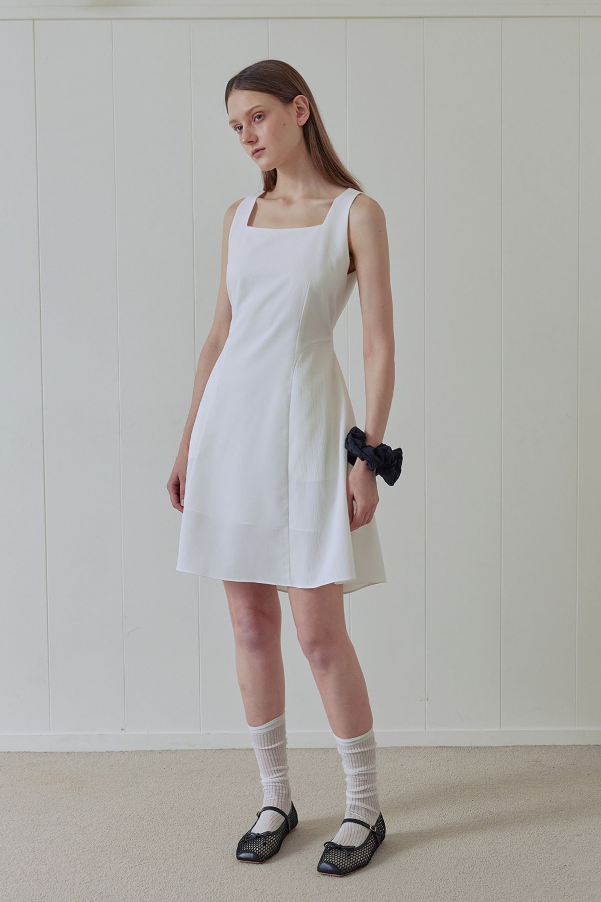 애프터아워즈(AFTERHOURS) FLUID MIDI DRESS (WHITE)
