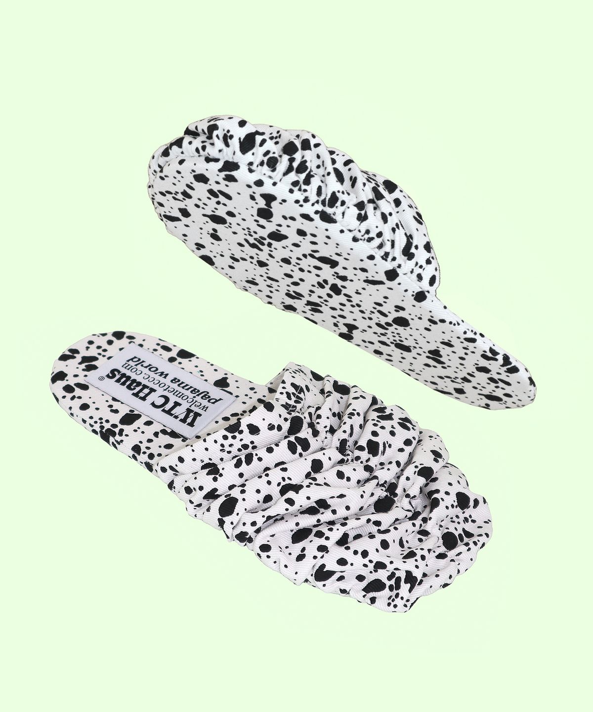 웰컴투씨씨씨(WELCOME TO CCC) Croa Shoes (Milk Cow) 룸슈즈