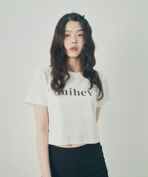 미헤브 그래픽 로고 크롭 티셔츠 화이트