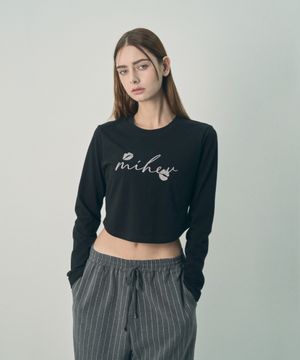 미헤브 립 그래픽 크롭 롱슬리브 블랙
