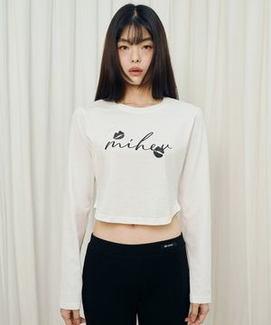 미헤브 립 그래픽 크롭 롱슬리브 화이트