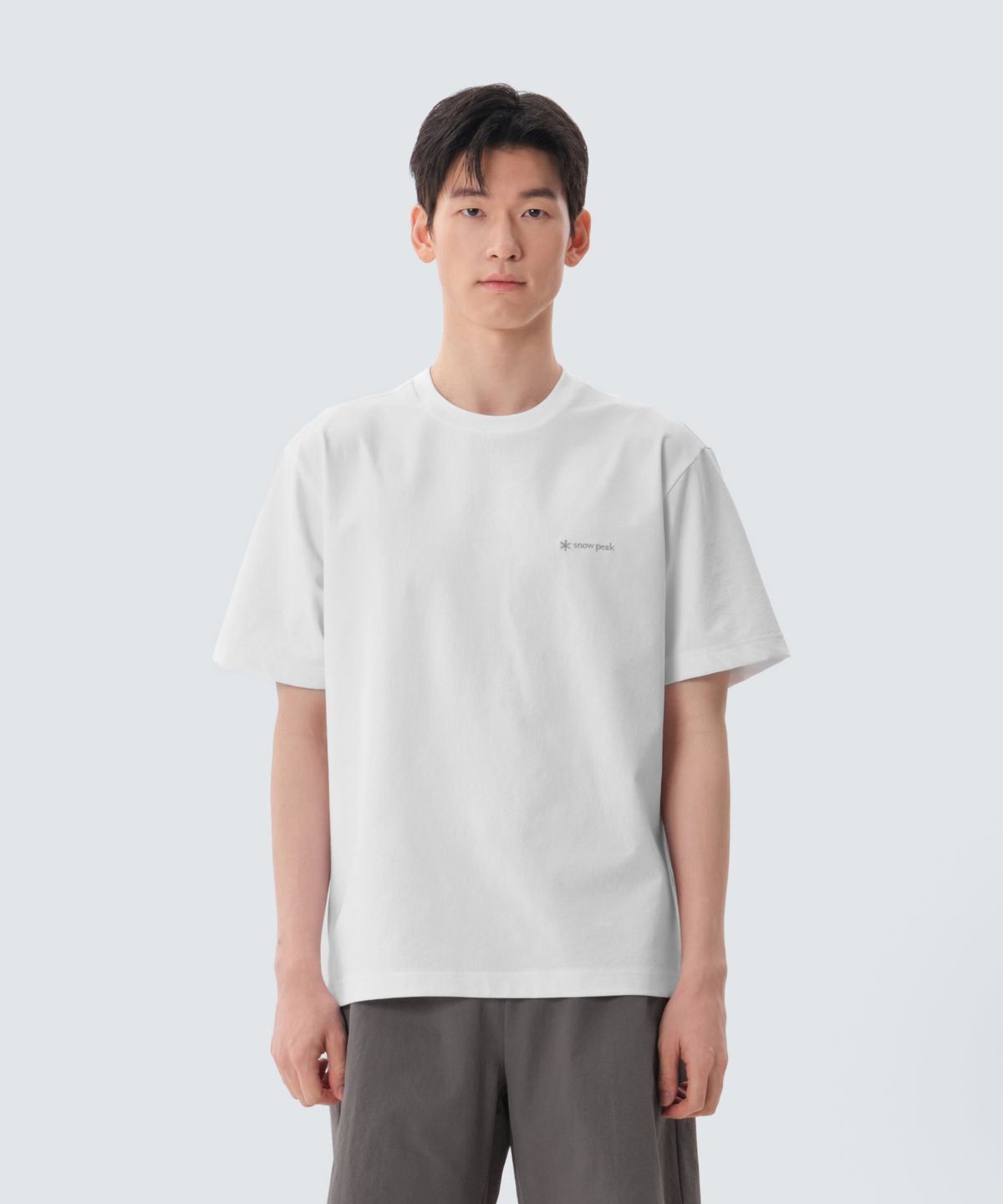 스노우피크 어패럴(SNOWPEAK APPAREL) 클래식 우븐 반팔 티셔츠 (S25MUTTS16) White