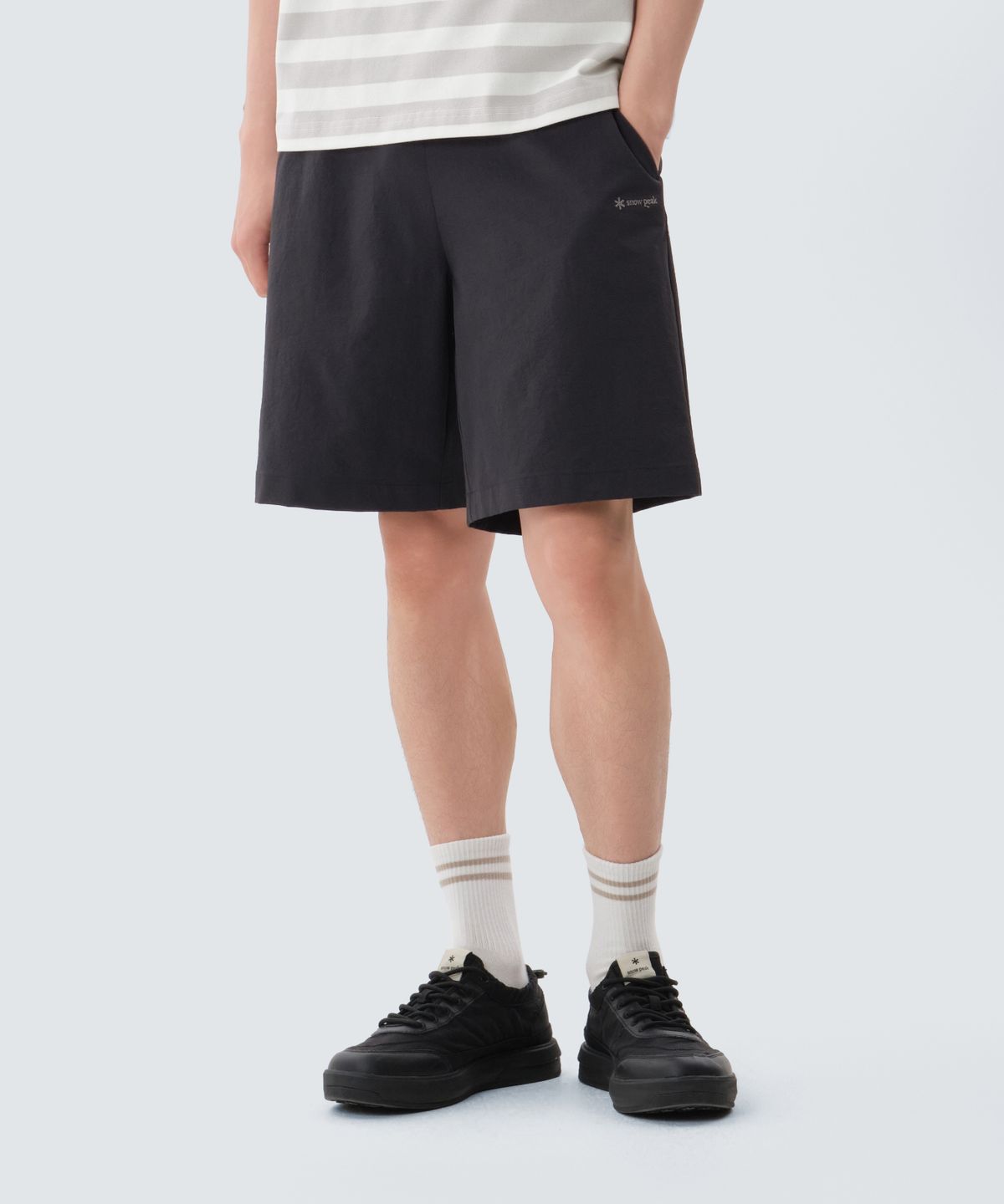 스노우피크 어패럴(SNOWPEAK APPAREL) 클래식 우븐 반바지 (S25MUTHP16) Dark Charcoal