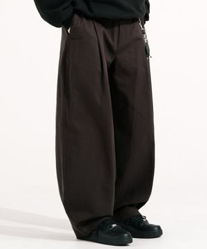 치노 벌룬 와이드 팬츠 딥브라운 MMLP6858