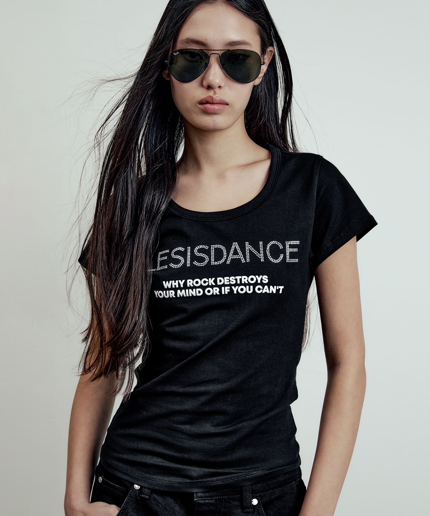 [LMOOD] JEWEL TRIMMING HALF T SHIRT /追跡付 MUSINSA | LMOOD (W) Jewel Trimming Half T-Shirt Black
