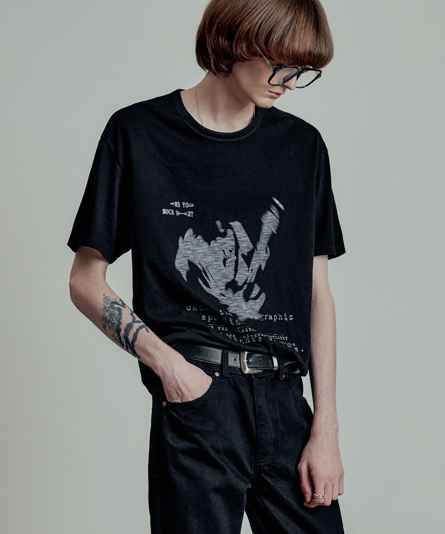 ★LMOOD★ Electric graphic slouchy half t-shirt white MUSINSA | LMOOD Electric graphic slouchy half t-shirt white