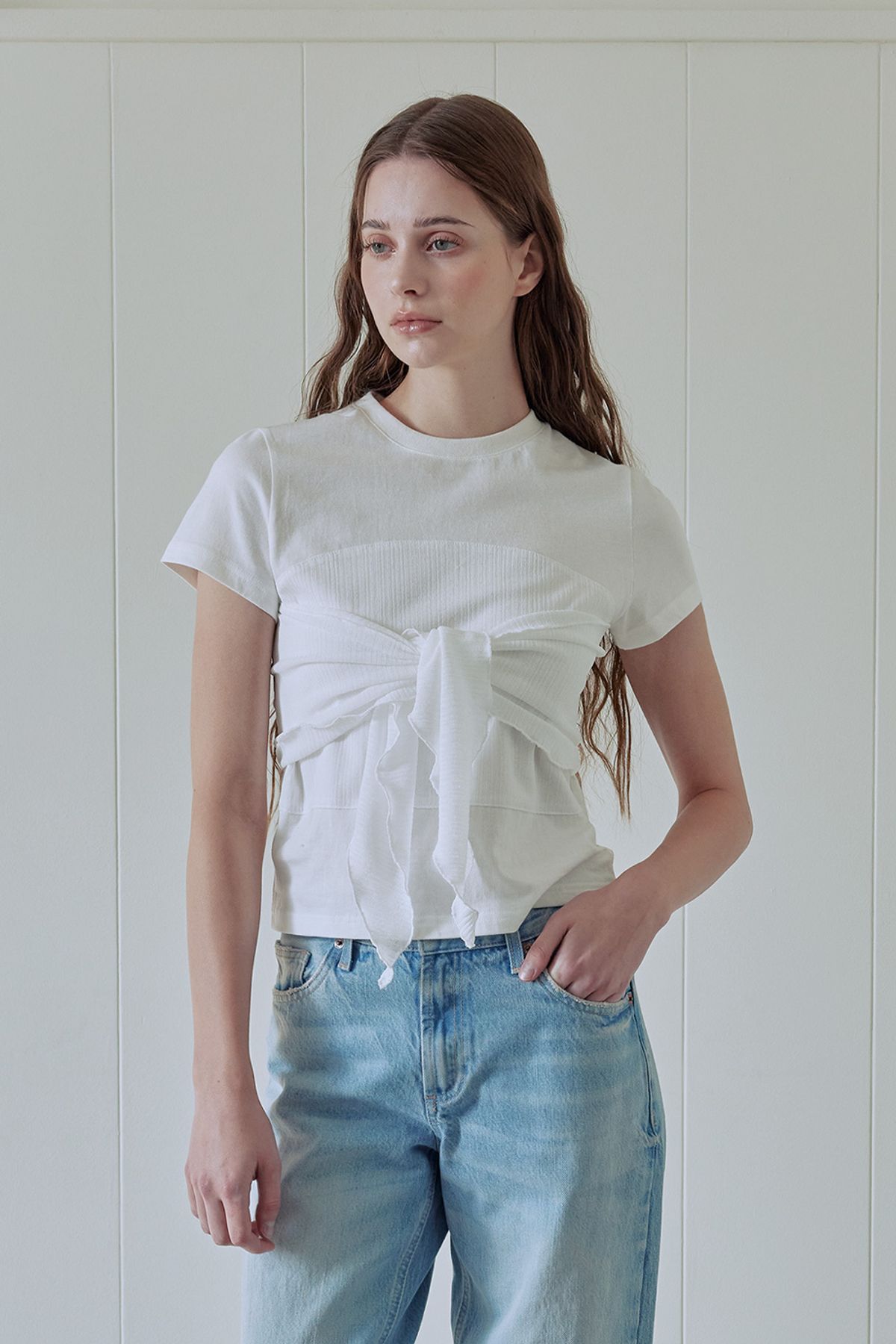 애프터아워즈(AFTERHOURS) BUTTERFLY KNOTTED HALF-TOP (IVORY)