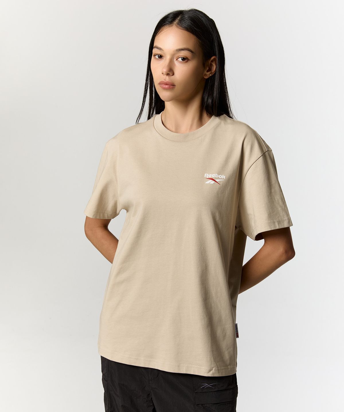 리복(REEBOK) 빅벡터 슬로건 티셔츠 - 베이지