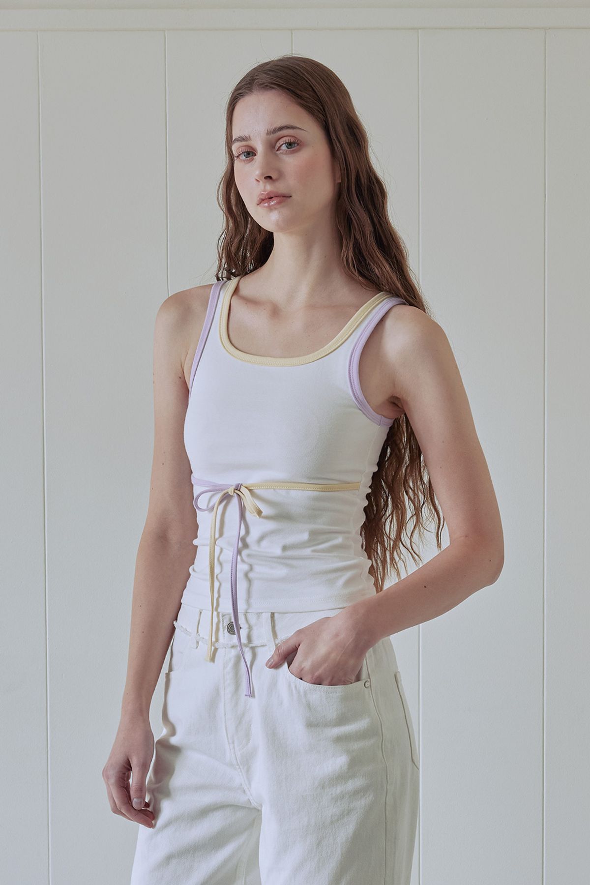 애프터아워즈(AFTERHOURS) COLOR BLOCKED STRING SLEEVELESS TOP (LIGHT PURPLE)