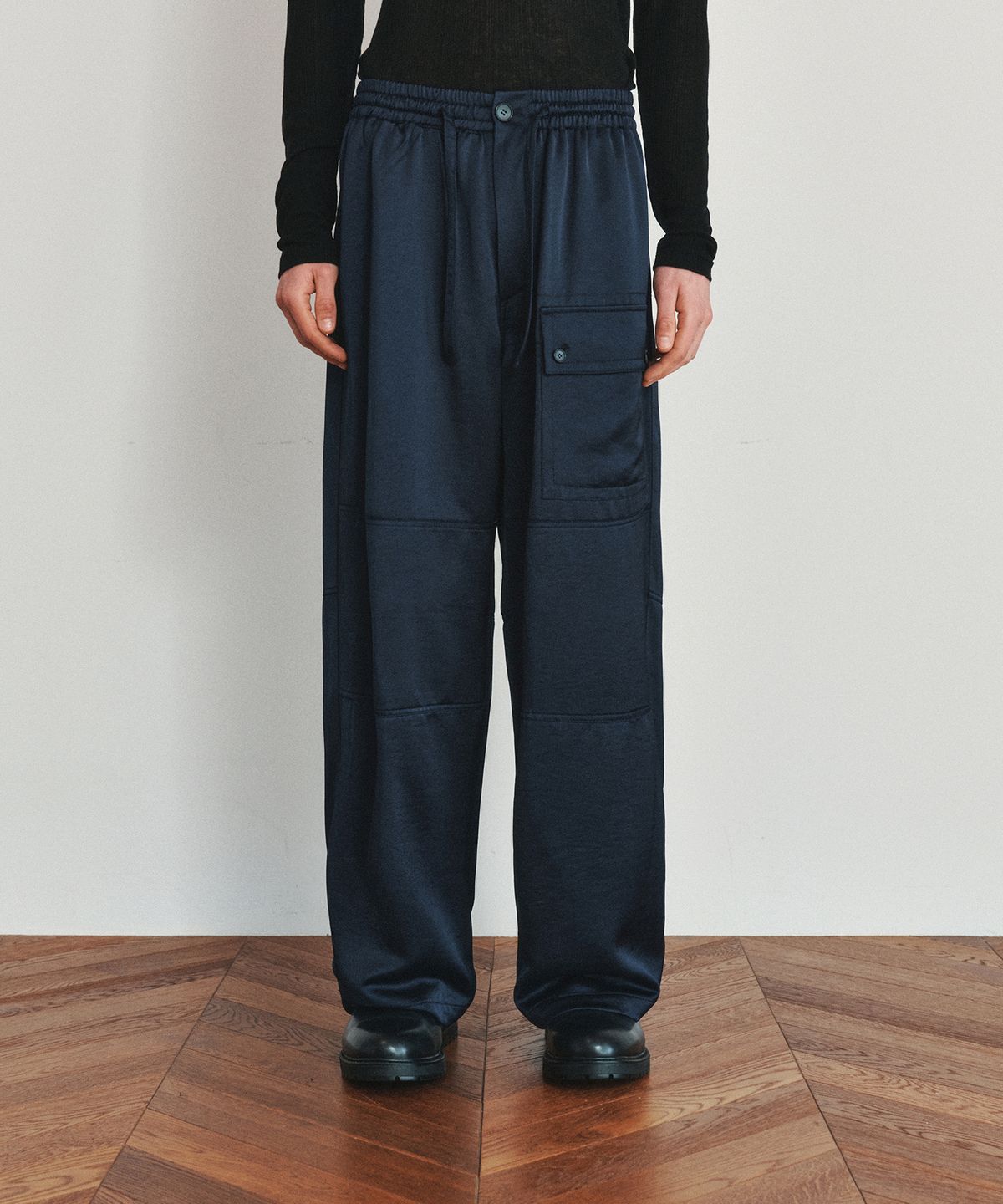 호이테(HEUTE) HET SILKY BANDING PANTS (NAVY)