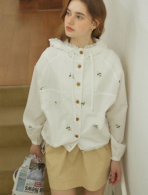 마가렛 엠브로더리 버튼다운 자켓 - 화이트