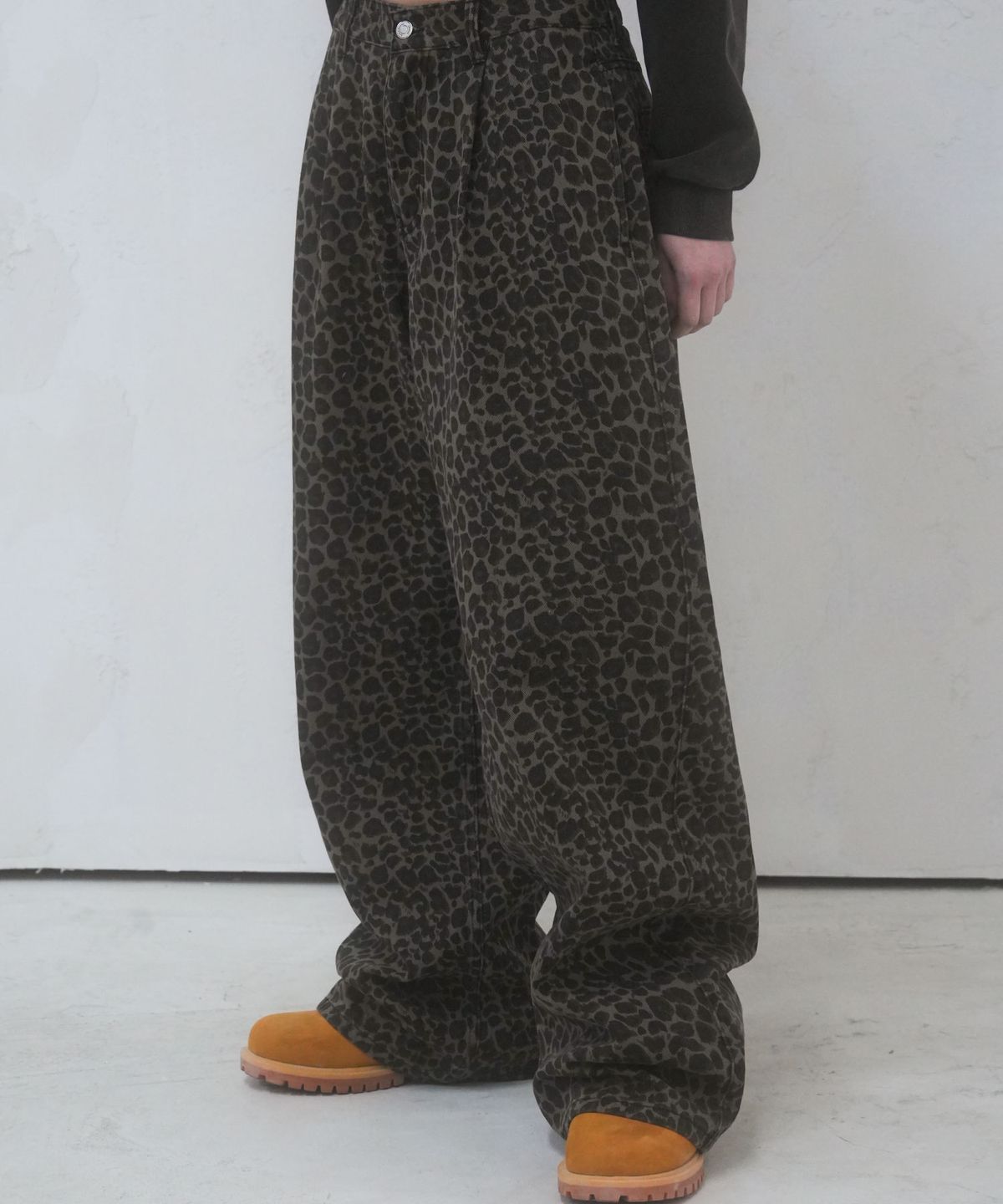어반드레스(AVANDRESS) Leopard Wide Long Pants