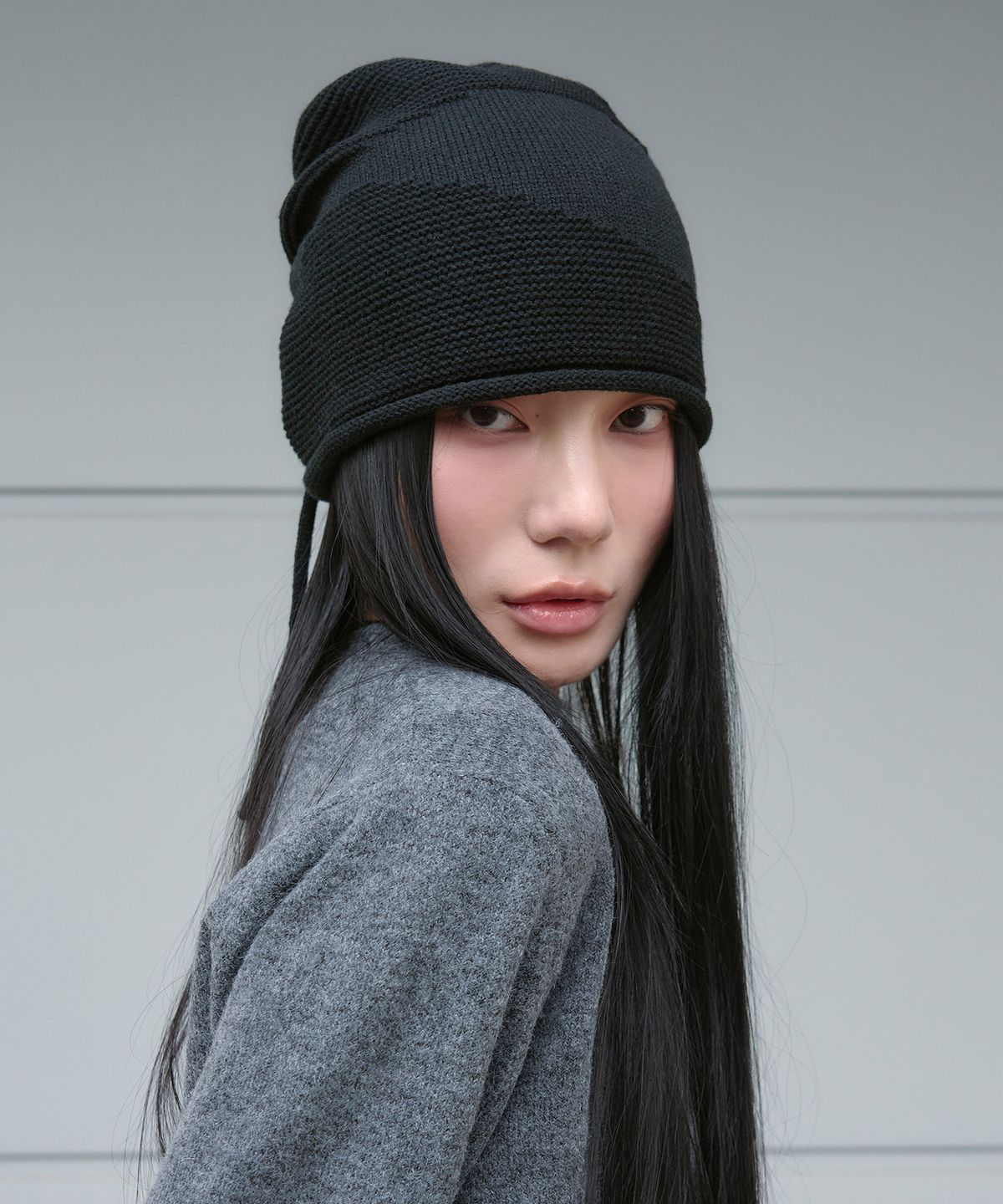 시스에이(SIS A) 콘트라스트 엠보 스트링 비니 [black]