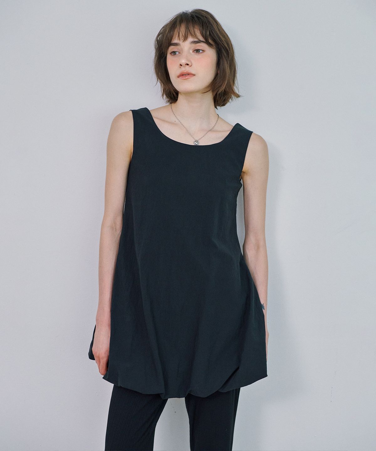 마롯(MARROT) BALLOON MINI DRESS_BLACK