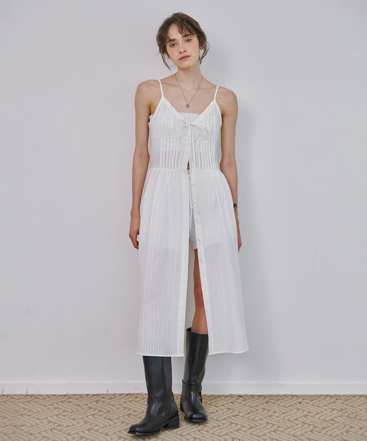 마롯(MARROT) PINTUCK SHIRRING DRESS_IVORY