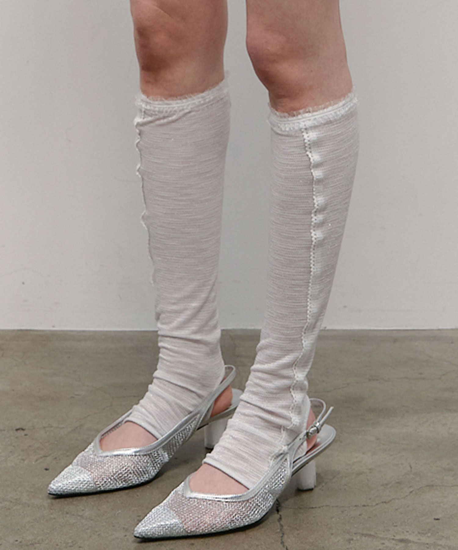 TYPESERVICE ♥ Glittered Ruffled Socks/追跡付 MUSINSA | TYPESERVICE Glittered Ruffled Socks [White]