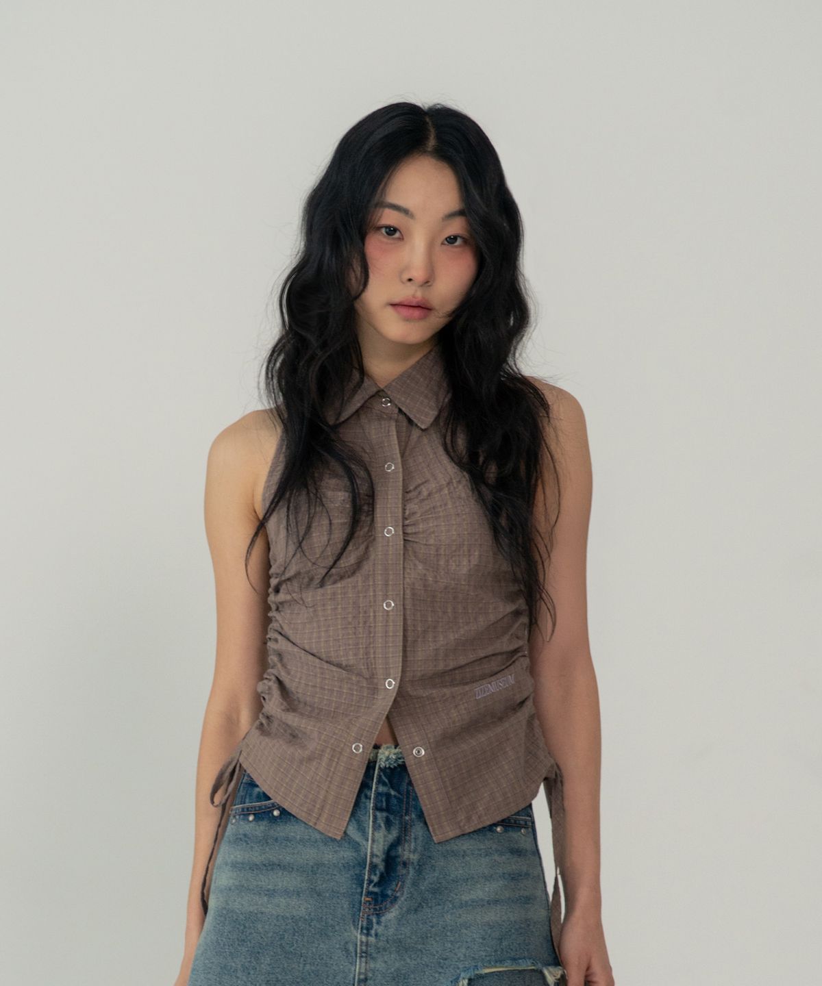지제뮤지엄(ZIZEMUSEUM) SLEEVLESS SHIRRING SHIRTS (PINK YELLOW)