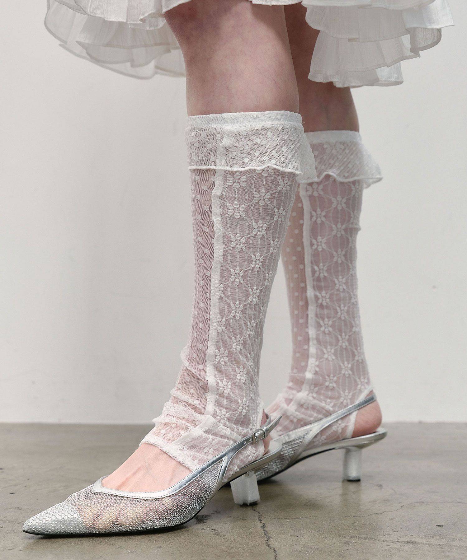 TYPESERVICE ♥ Textured Ruffled Socks/追跡付 MUSINSA | TYPESERVICE Textured Ruffled Socks [White]