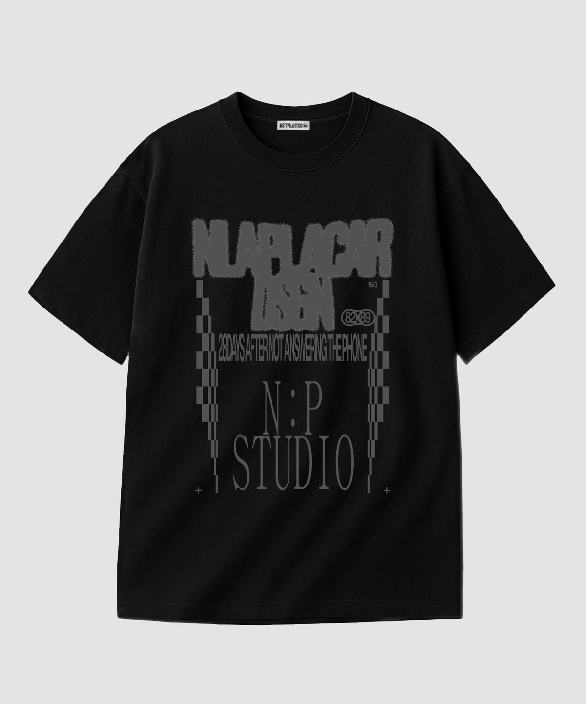엔피스튜디오(NP STUDIO) 서킷 레이서 로고 오버핏 티셔츠 블랙