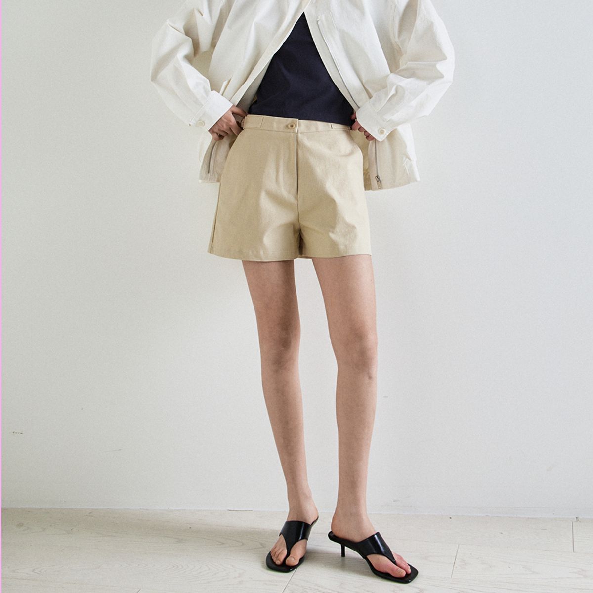 노우드(NOEUD) Buckle shorts pants (Beige)