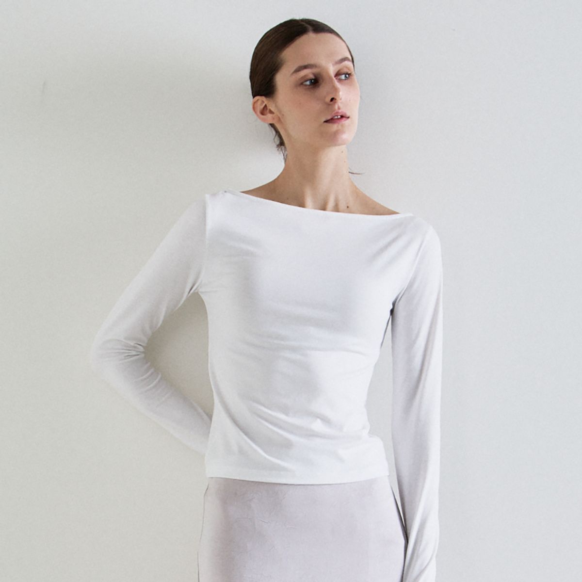 노우드(NOEUD) Bare Offshoulder tee (Ivory)