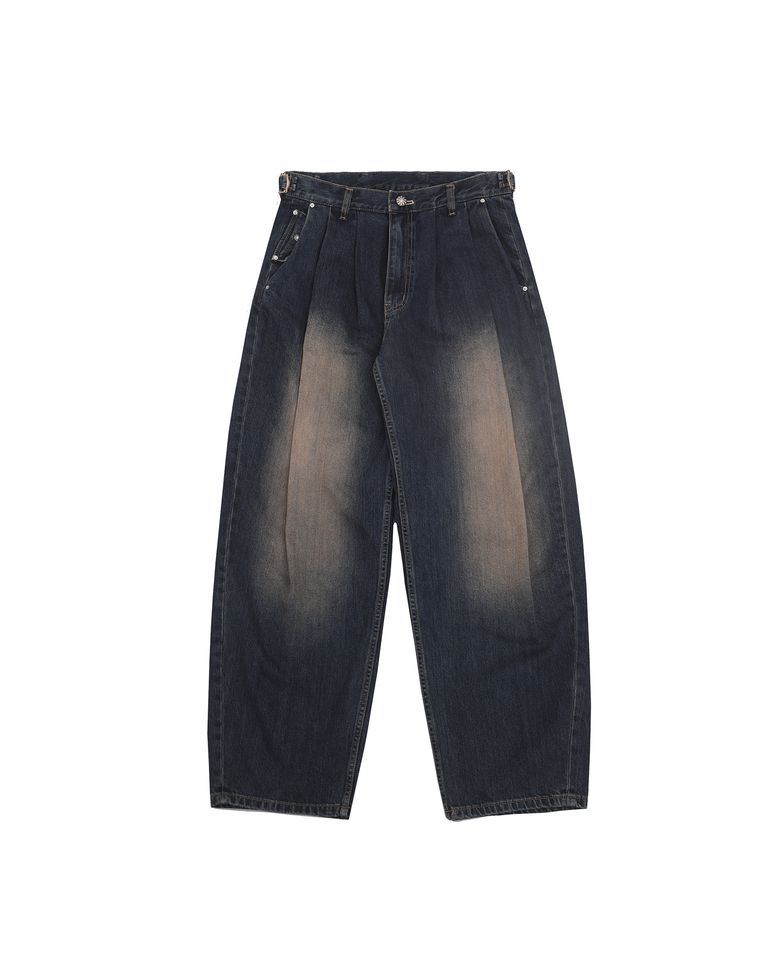 Curve tuck denim pants (Washed blue)