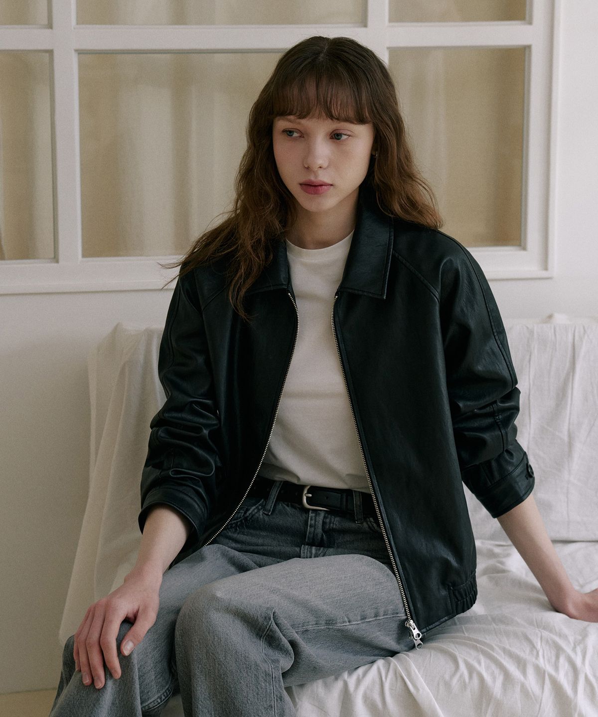 레프트서울(LEFTSEOUL) 신세틱 레더 크롭 래글런 블루종 [블랙]