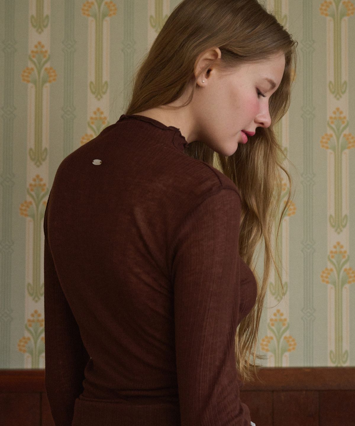 로시로우(LOSSYROW) Wave Stitch Half-Neck Long Sleeve Dark brown