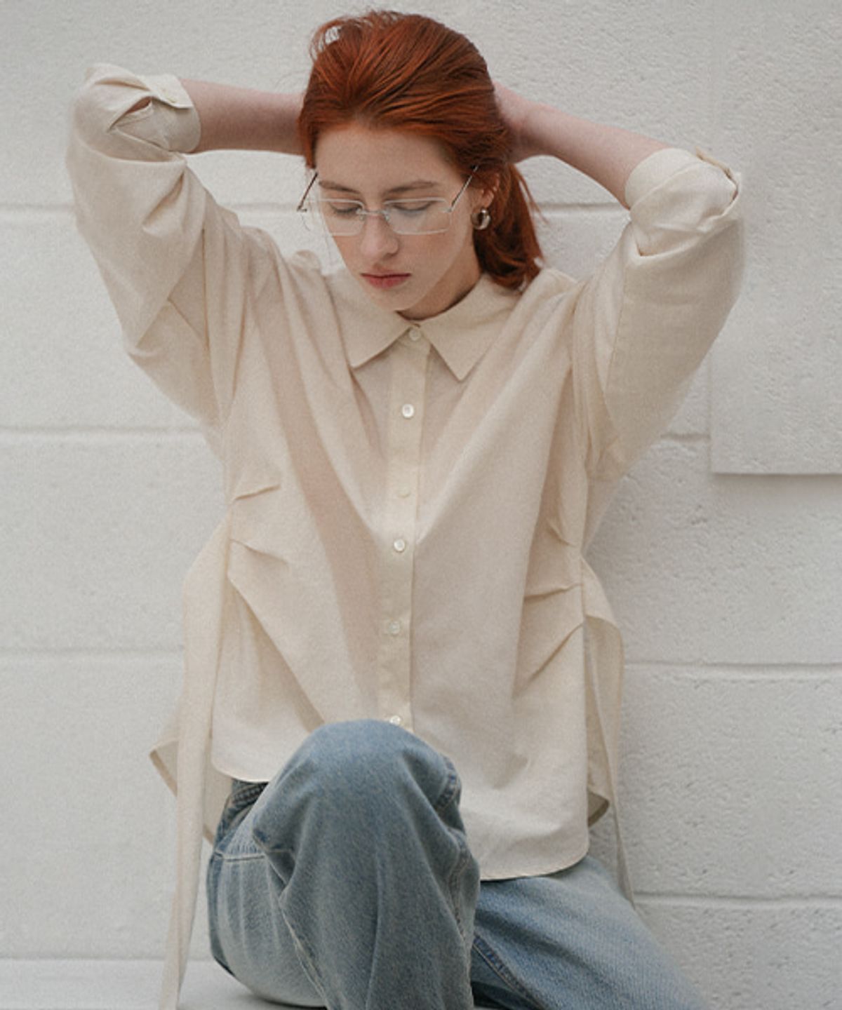 노운베러(KNOWNBETTER) Natural draped ribbon blouse_Butter