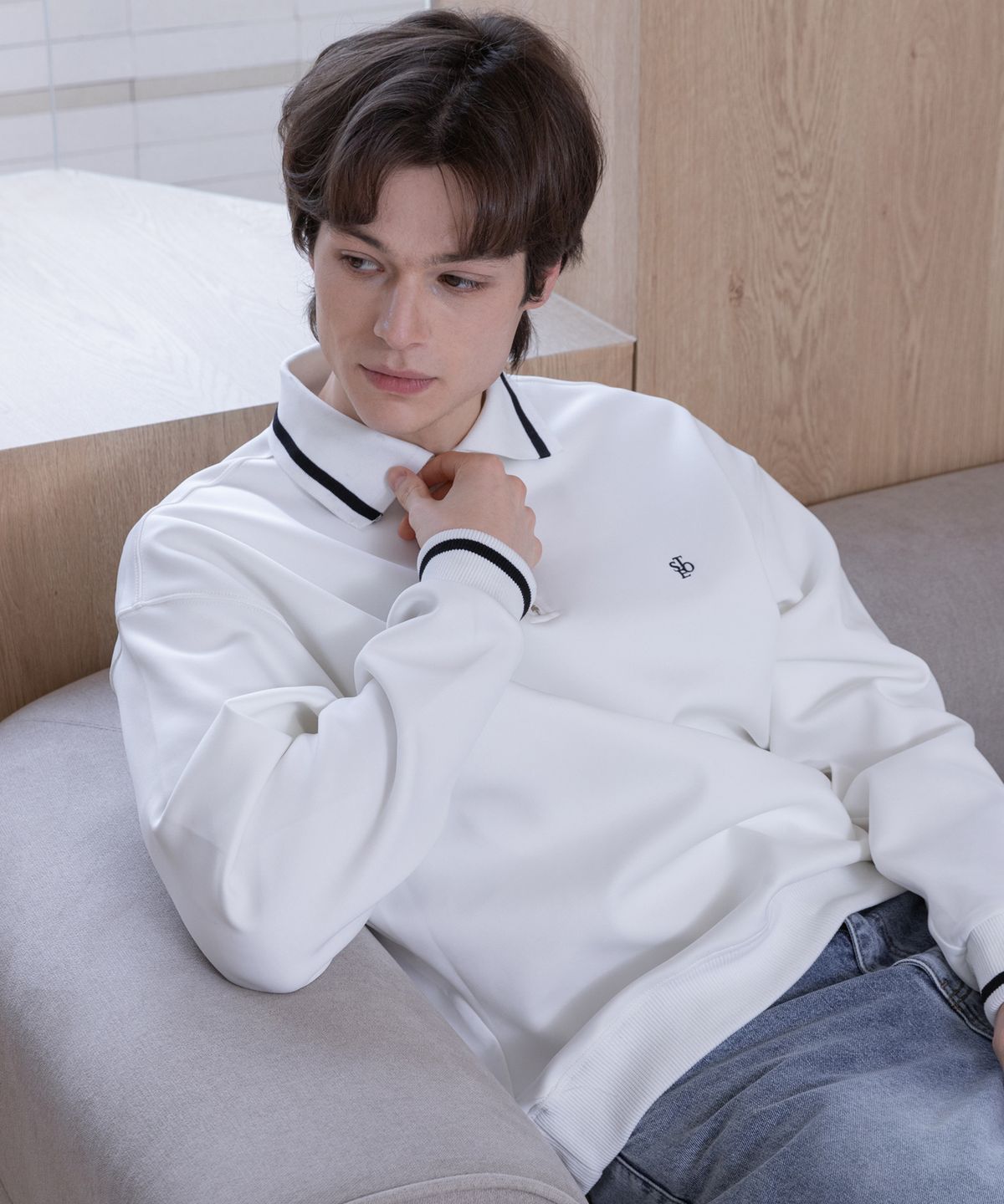 셀리티오(SELITIO) 라인 포인트 하프 집업 맨투맨 화이트