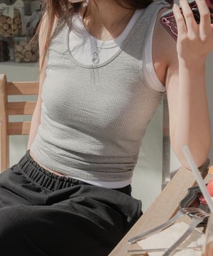 패치 레이어드 빈티지 탑_그레이