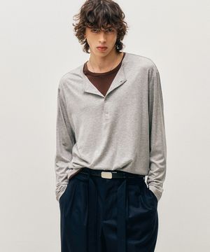 레이어드 헨리넥 롱 슬리브 티셔츠 (그레이브라운)