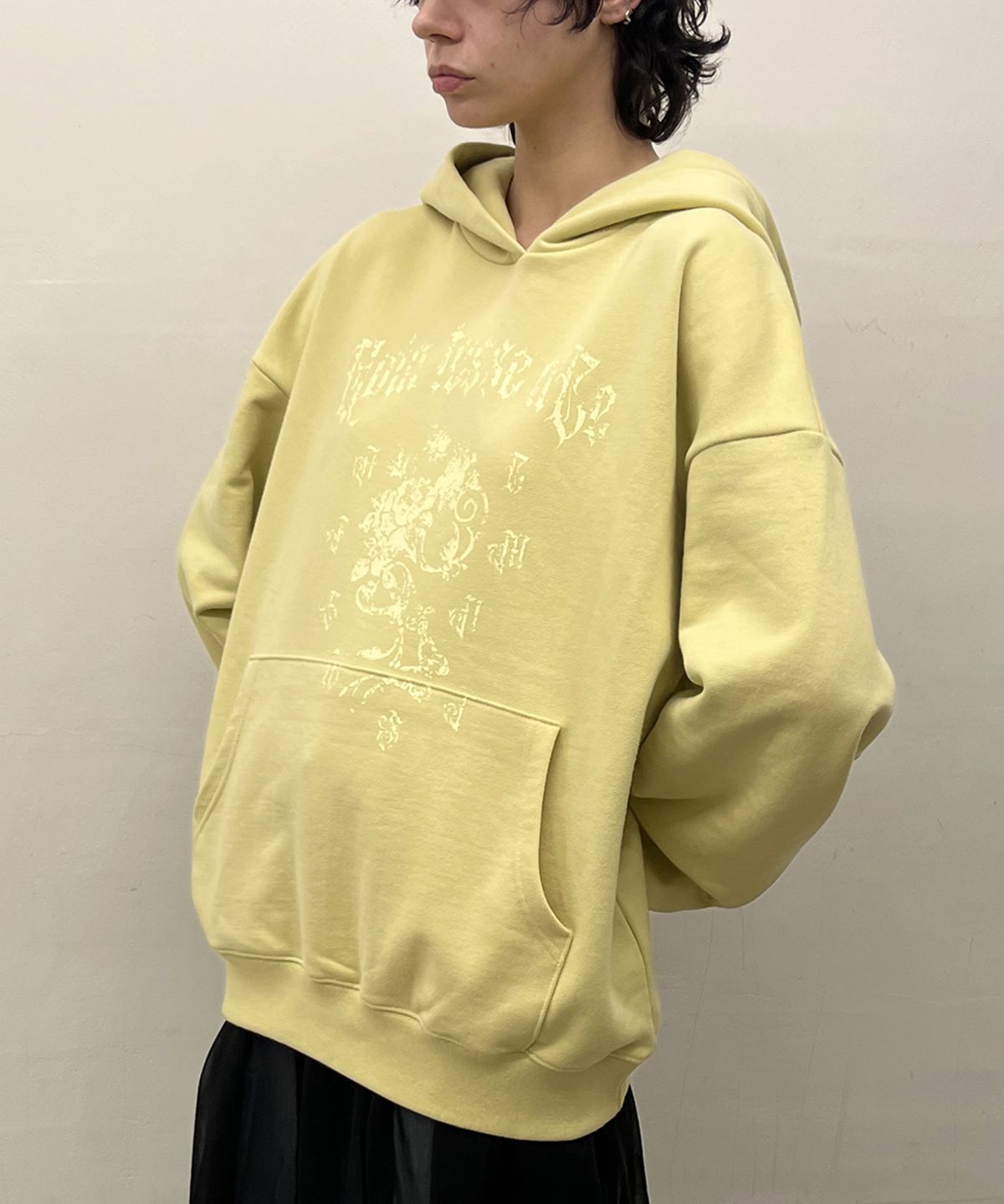 어퓨커멘츠(A FEW COMMENTS) 애시드 로즈 후디 PALE YELLOW