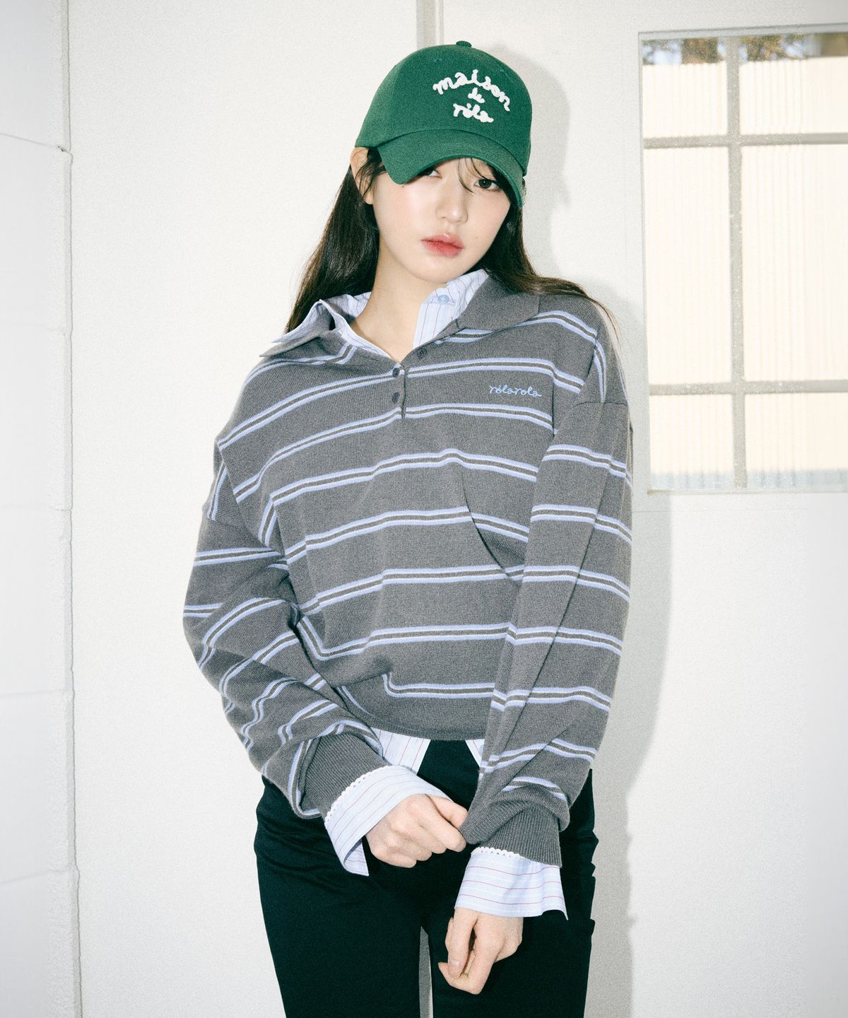 로라로라(ROLAROLA) LOOSE FIT COLLAR STRIPE KNIT DEEP GRAY