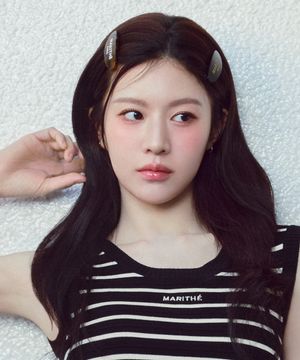 [고윤정 착용] REGULAR LOGO OVAL HAIR PIN brown