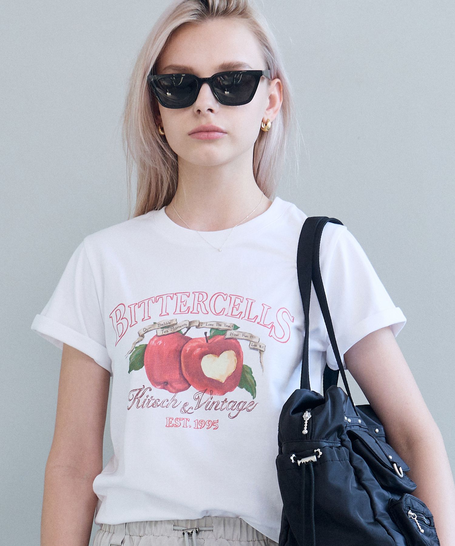 ★ BITTER CELLS★ Red Apple Tea White B254TS17WH Red Apple Tee-White - 비터셀즈(bittercells)