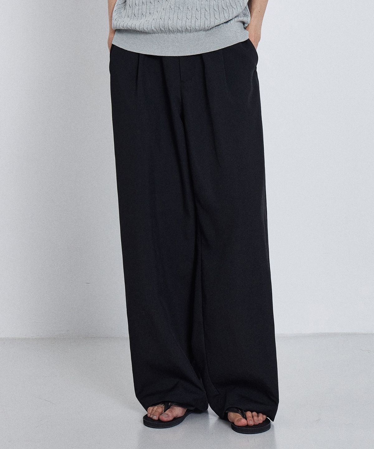 키뮤어(KIIMUIR) 써머 세미와이드 슬랙스_블랙