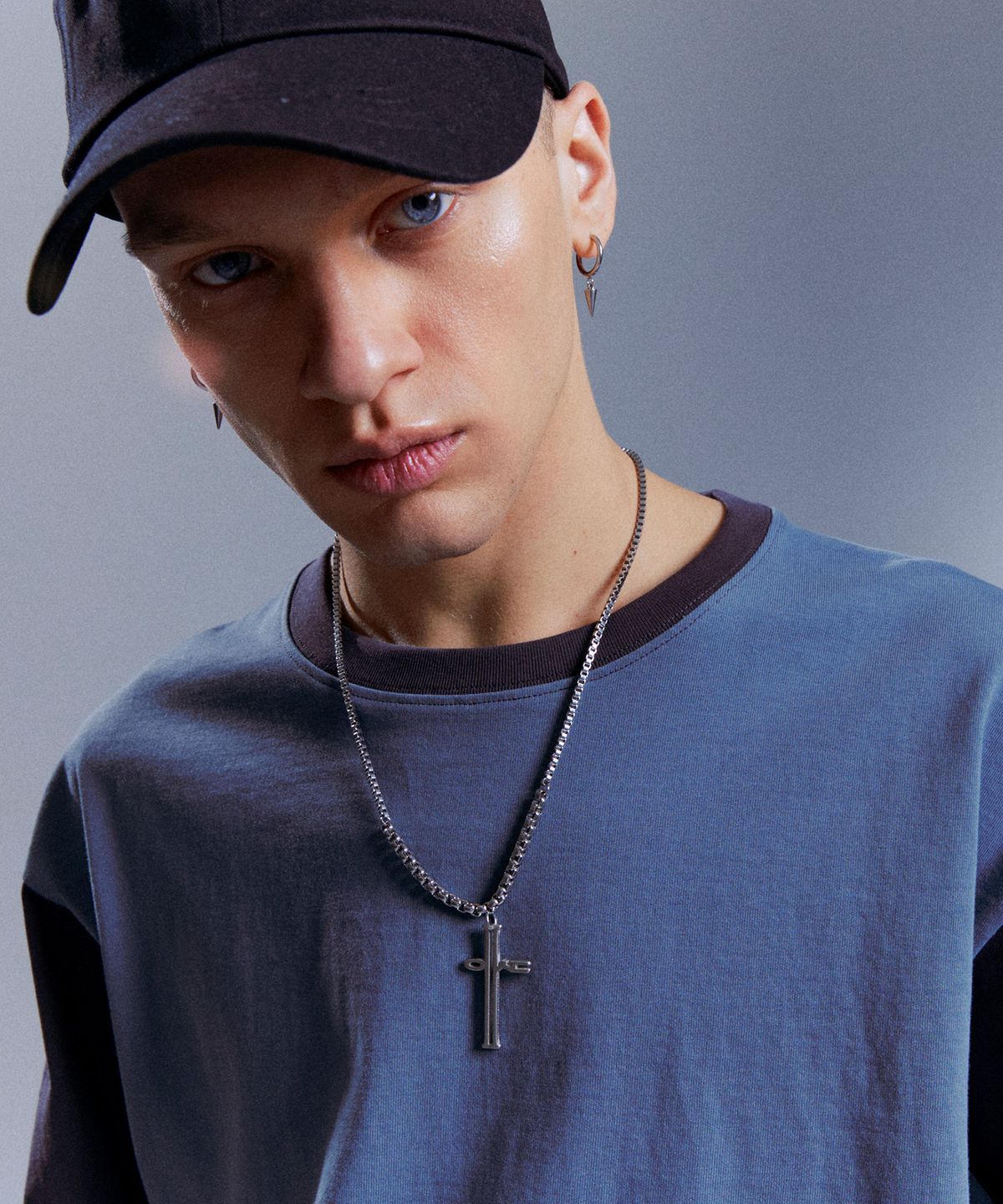 에피소드 언타이틀(EPISODE UNTITLED) Surgical Cross Necklace Silver Color