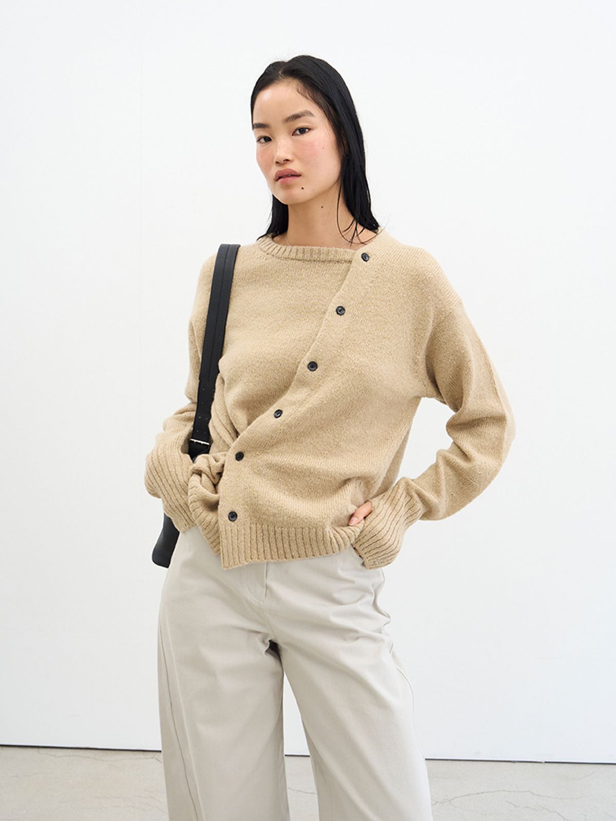 위메농(OUI MAIS NON) Side alpaca-wool cardigan