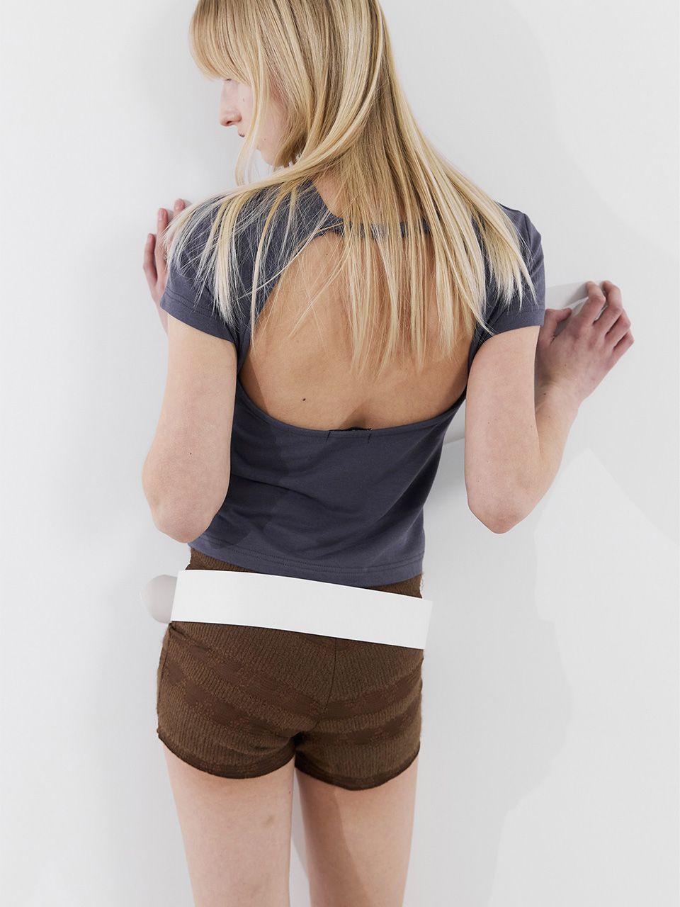 ★CERRIC★BACK OPEN HALF TOP★1617★Navy★韓国★大人気★ MUSINSA | CERRIC BACK OPEN HALF TOP / NAVY