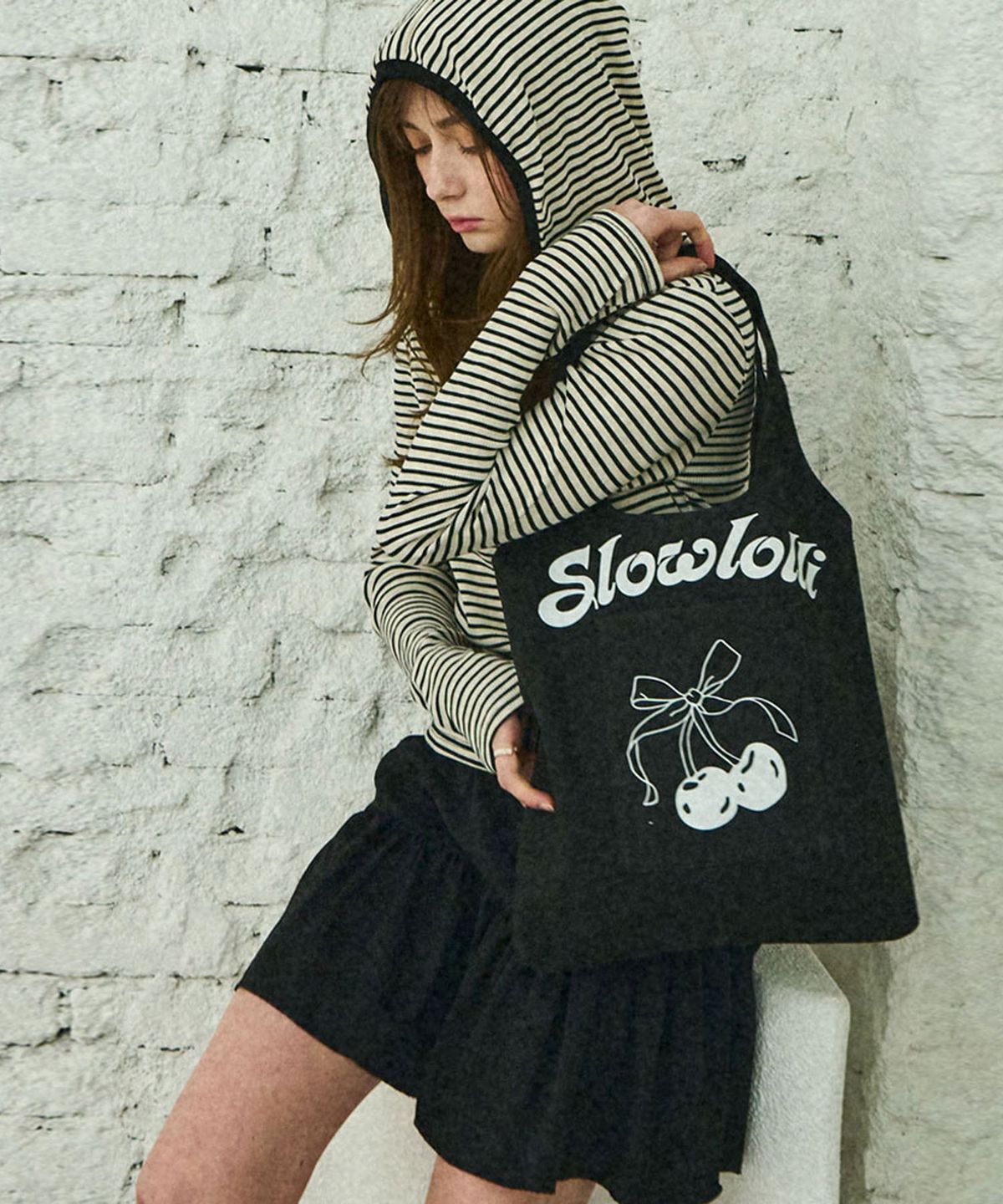 슬로우롤리(SLOWLOLLI) Cherry-printed mini bag_2 Colors