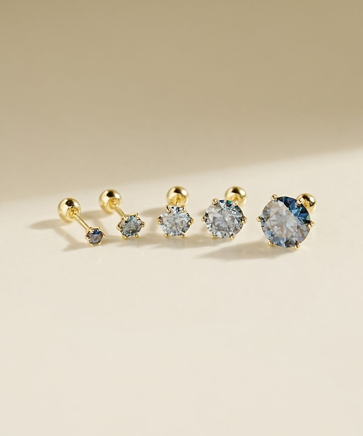 미니멀피어싱(MINIMALPIERCING) 14K 모이사나이트 다이아 사파이어 노블 피어싱 귀걸이