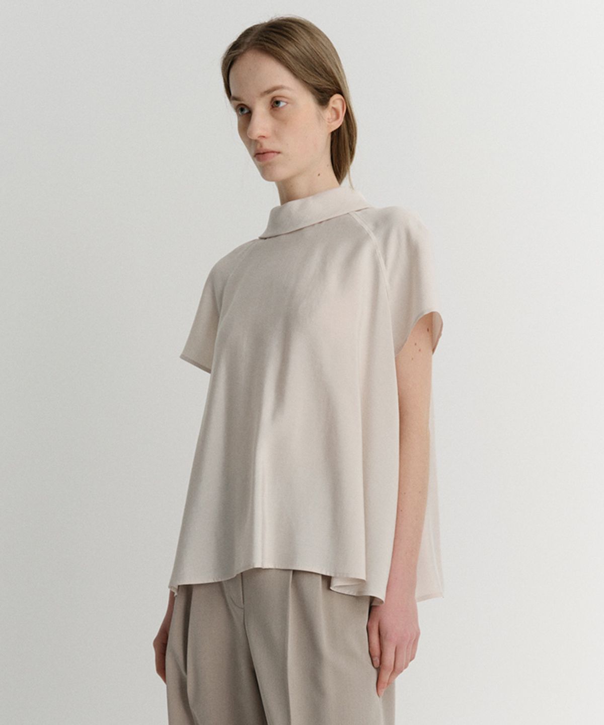 이아(EAAH) LYLA FLARE BLOUSE (PEACH)