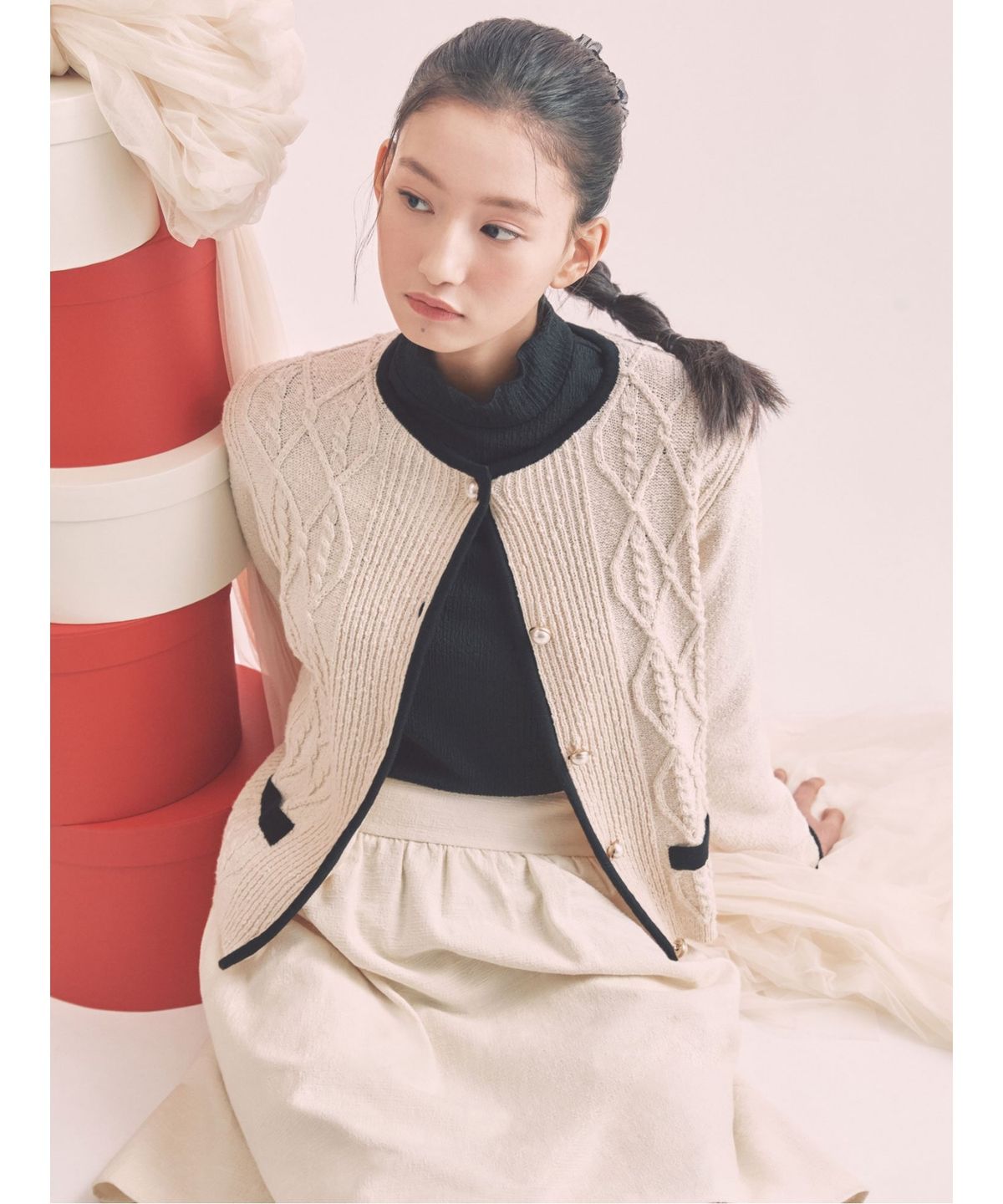 빈폴 레이디스(BEANPOLE LADIES) [B. my] 아란 조직 배색 니트 재킷  베이지 (BF525AN12A)