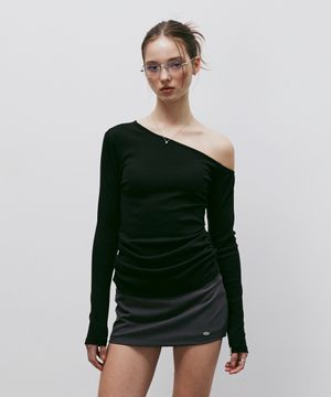 언발란스 오프숄더 셔링 탑(블랙)