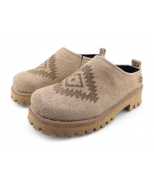 야세x피로 네이티브 클로그 베이지