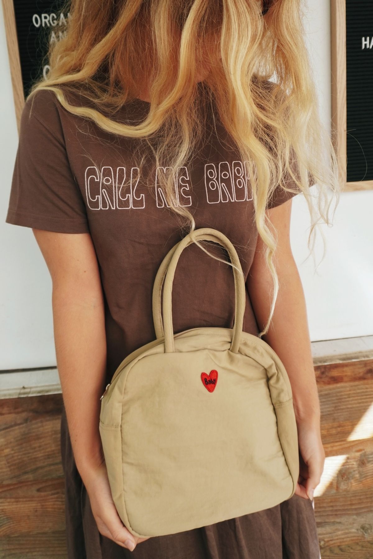 콜미베이비(CALL ME BABY) Love Stitch Cropped Tee_Brown