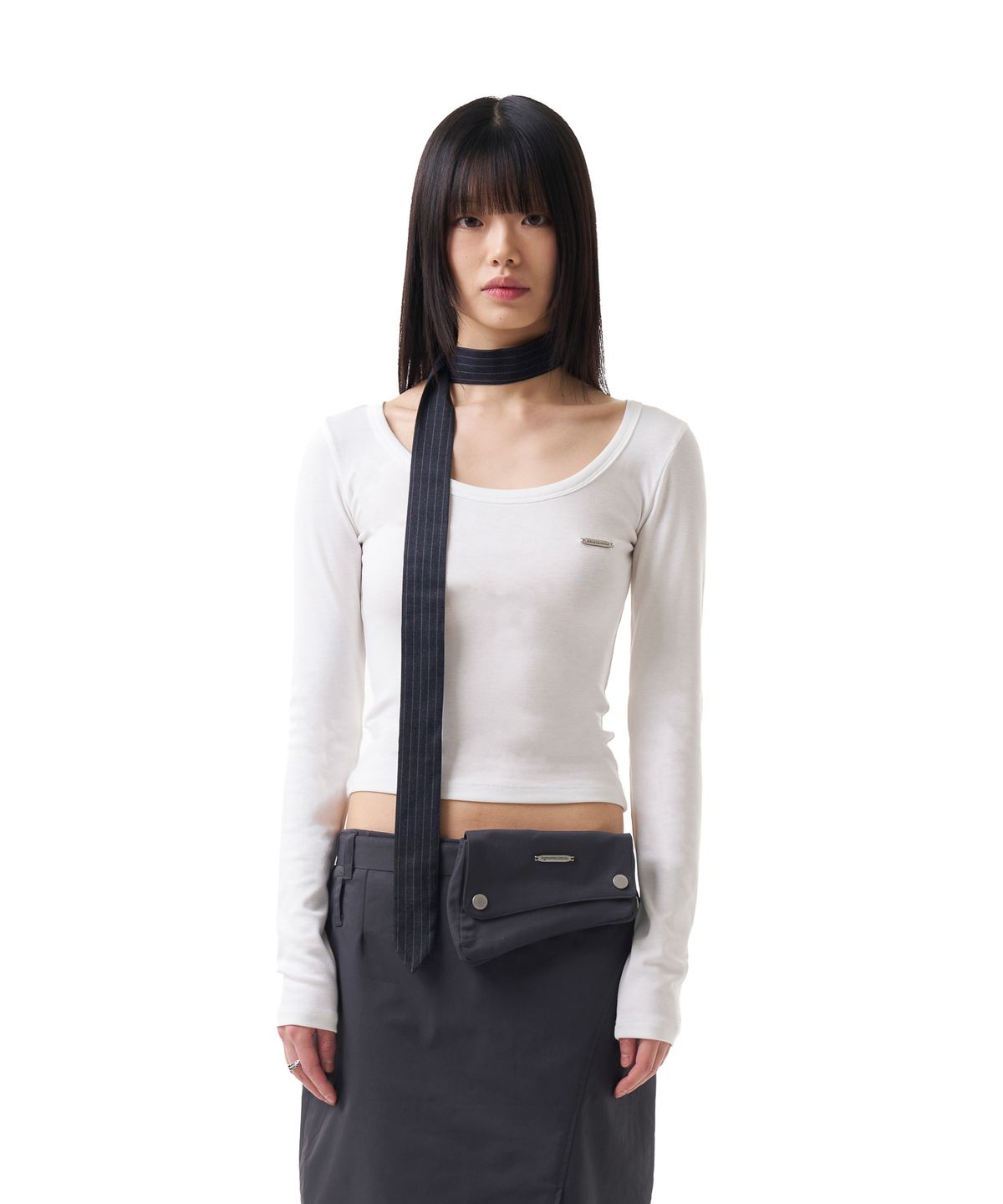 이우가마카라스(IUGAMAKARAS) U-Neck Fitted Top (White)