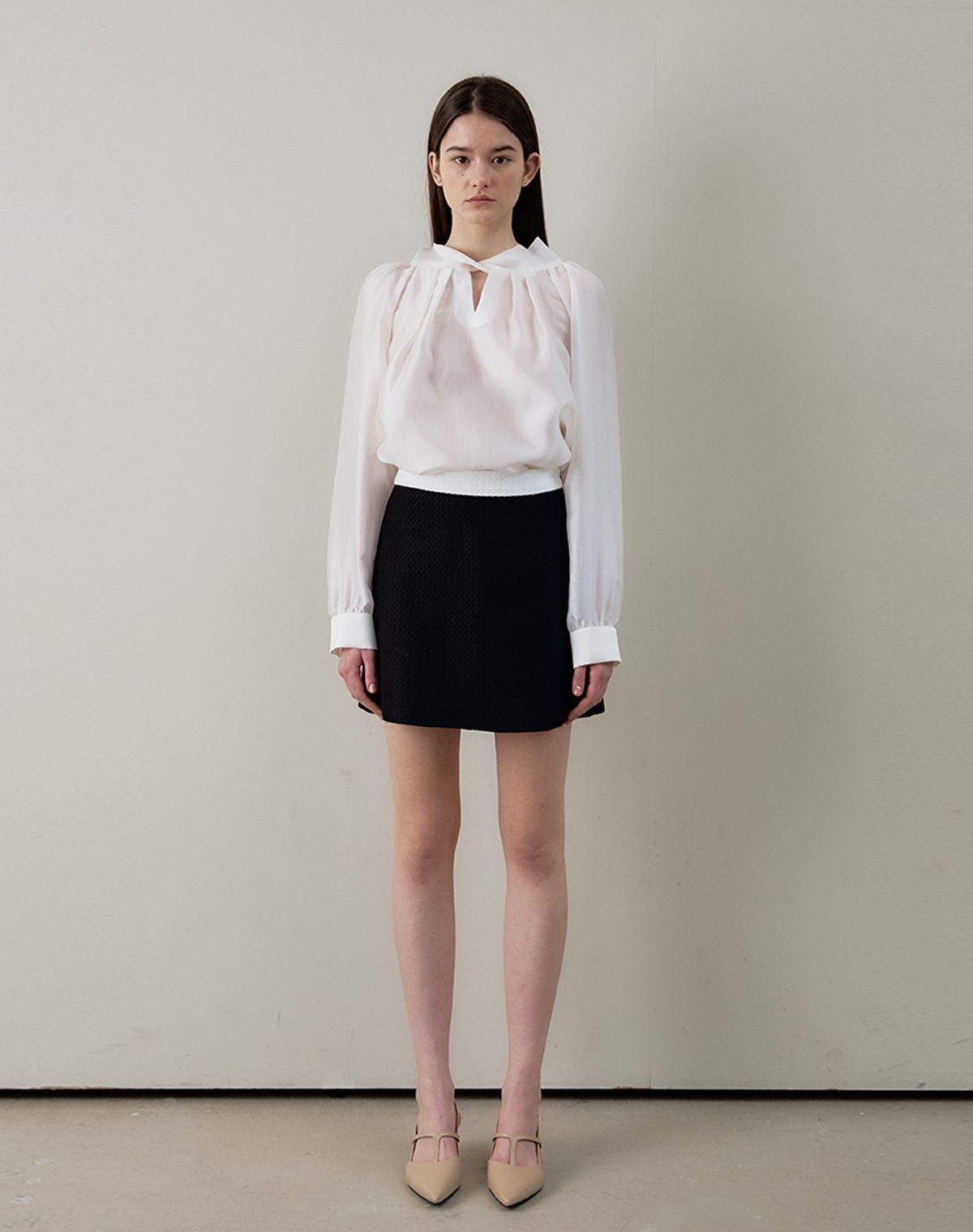 지에마르(GIEMAR) TWIST TWO WAY TIE BLOUSE Y WHITE   트위스트 투웨이 타이 블라우스  화이트