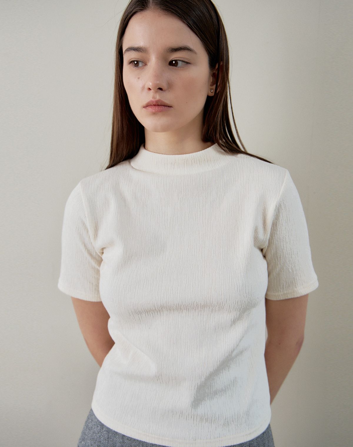 지에마르(GIEMAR) HALF NECK POLA TEE IVORY 하프 넥 폴라 티 아이보리